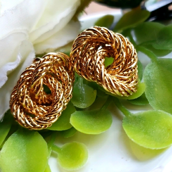 Vintage Designer Grosse (Dior) Germany 14k Gold Triple Braided Not Clip Earrings - Picture 5 of 11